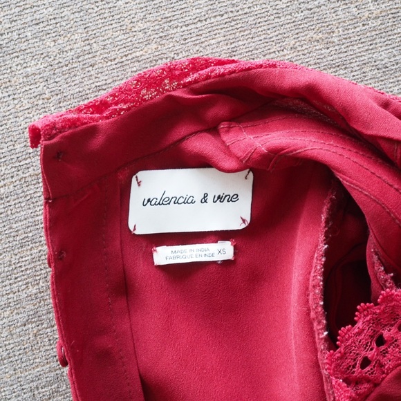 Valencia & Vine lace blouse - Picture 3 of 4